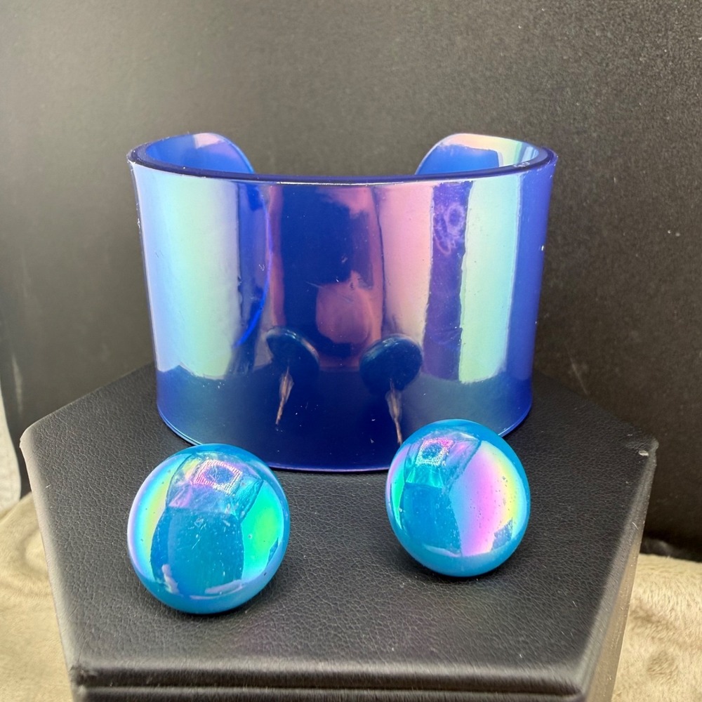 Vintage Estate Jewelry Set Blue Iridescent Acrylic Cuff Bracelet Earrings 6.5"